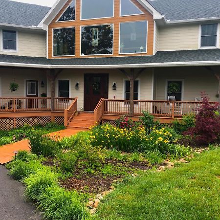 Bedford Landings Bed & Breakfast Moneta ภายนอก รูปภาพ