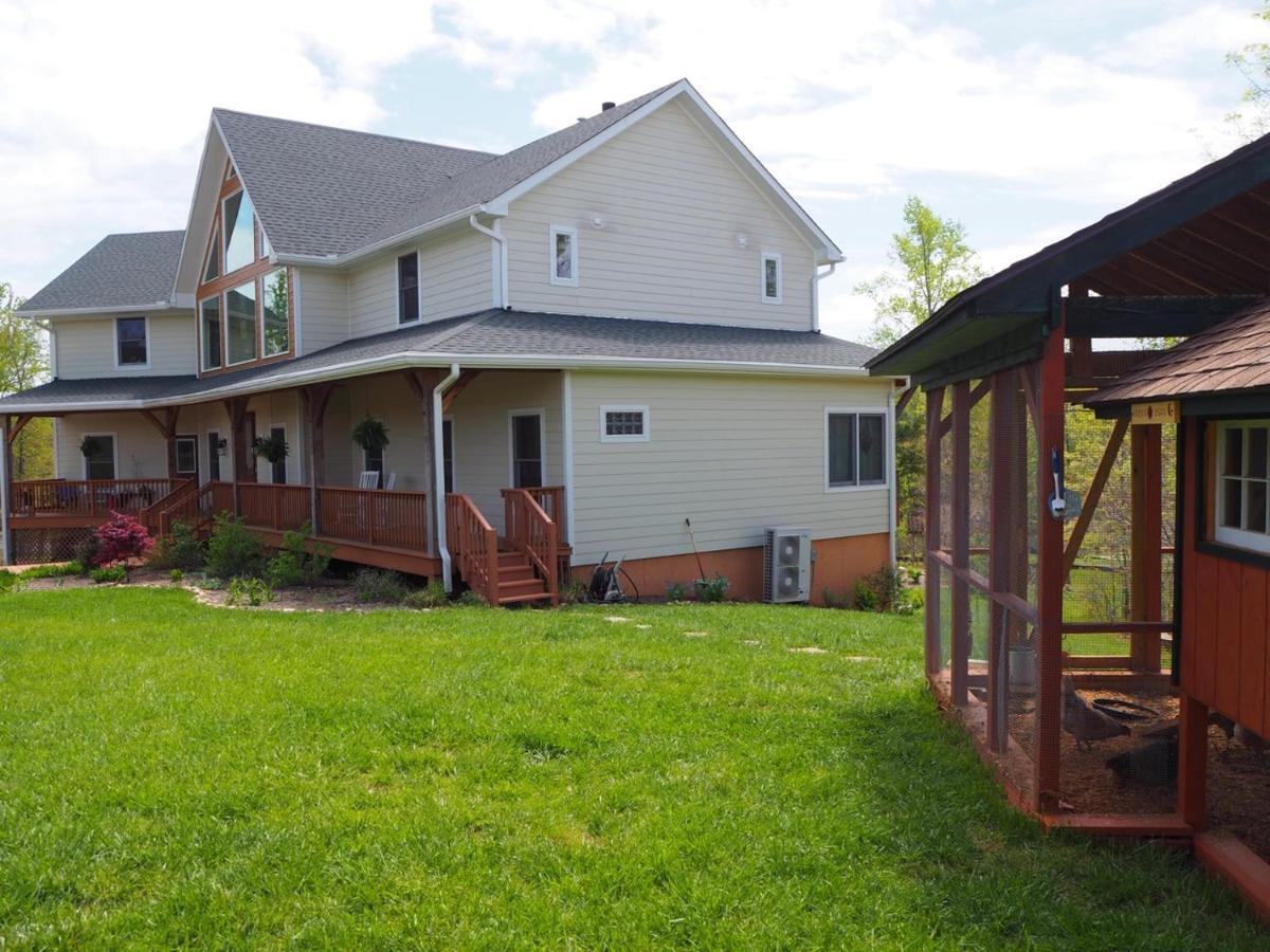 Bedford Landings Bed & Breakfast Moneta ภายนอก รูปภาพ