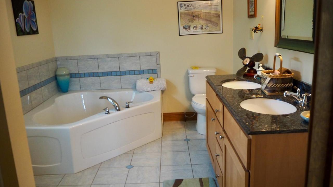Bedford Landings Bed & Breakfast Moneta ภายนอก รูปภาพ