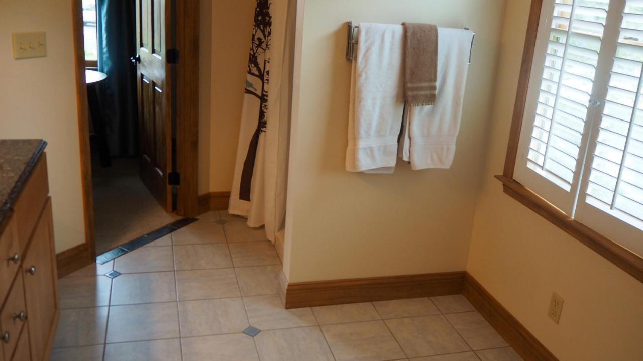 Bedford Landings Bed & Breakfast Moneta ภายนอก รูปภาพ