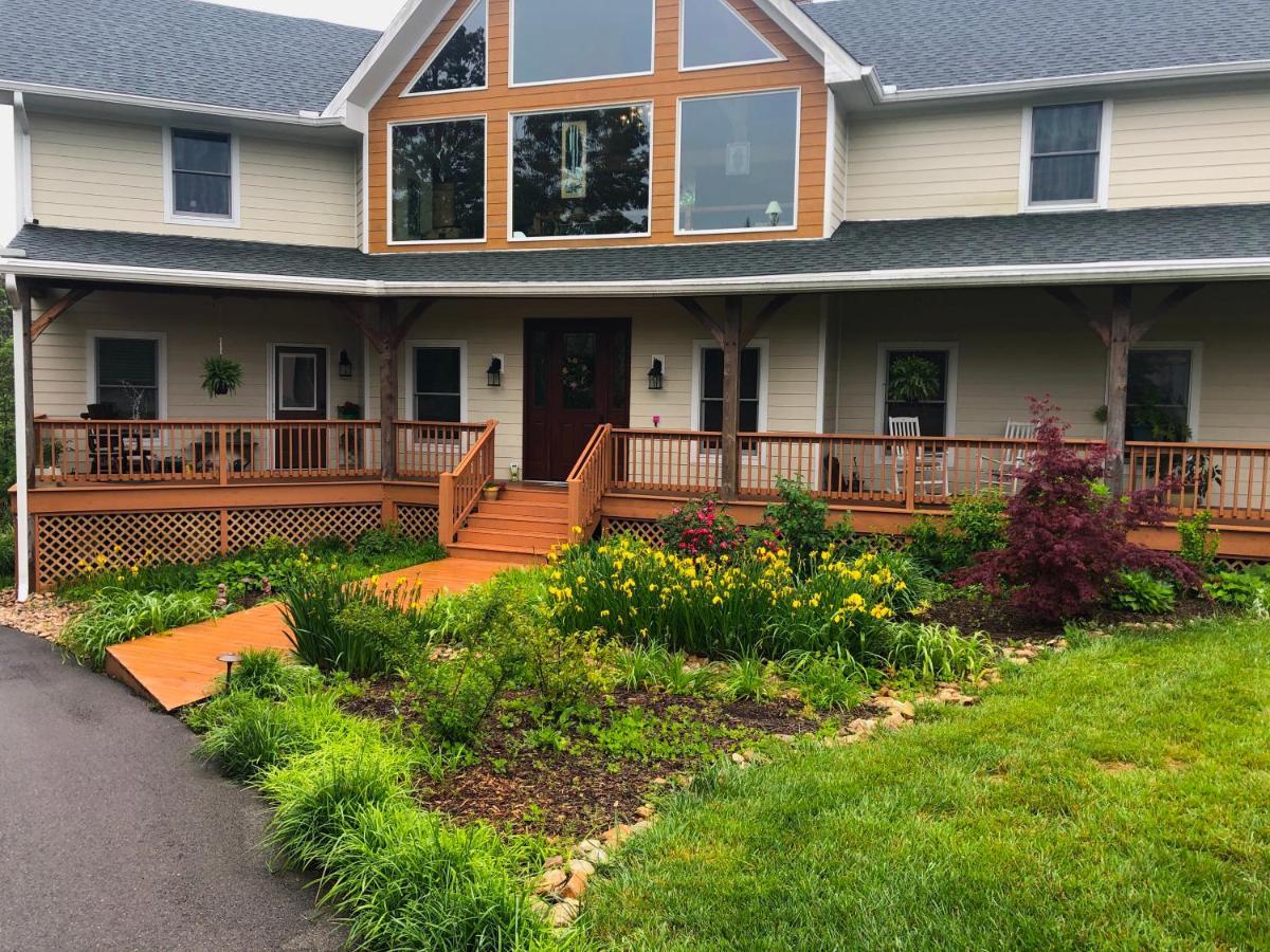 Bedford Landings Bed & Breakfast Moneta ภายนอก รูปภาพ